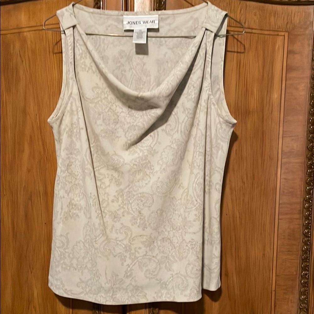 Jones Wear Gray Sleeveless Tank Top
